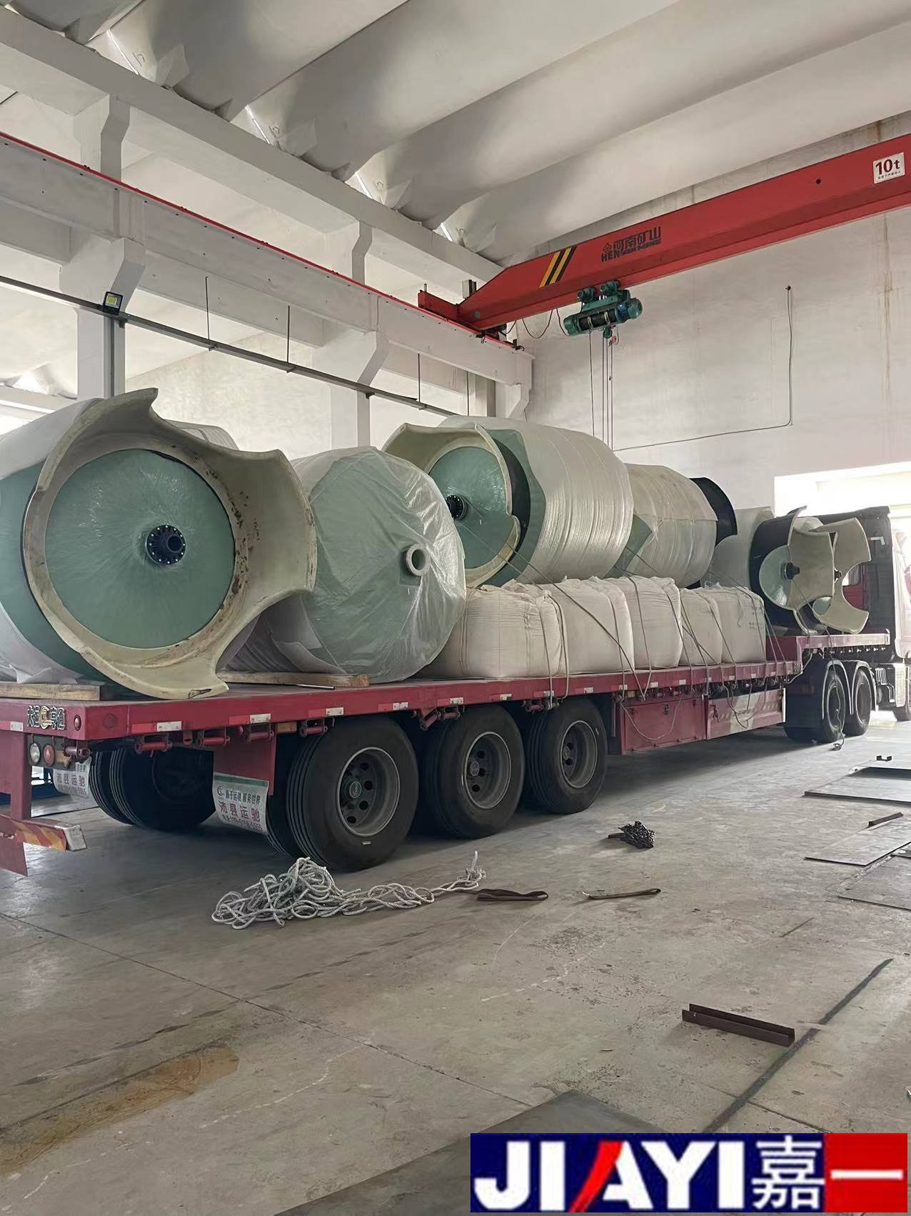 6套玻璃鋼罐石英砂過濾器已全部裝車，發(fā)貨浙江衢州！
